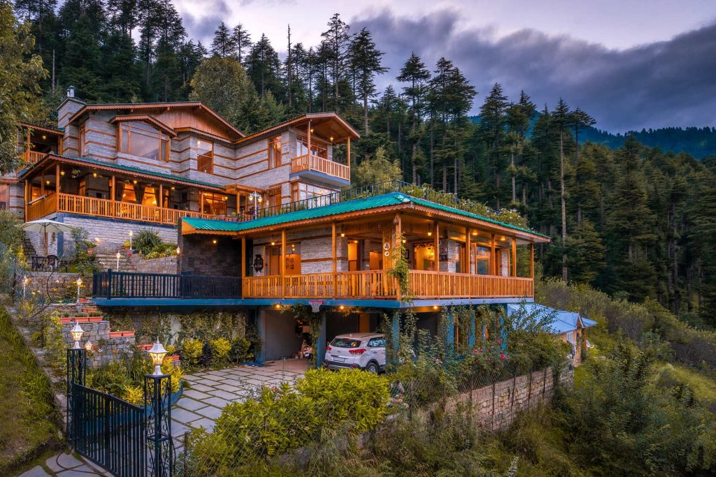 Stunning wooden cottage villa with a view