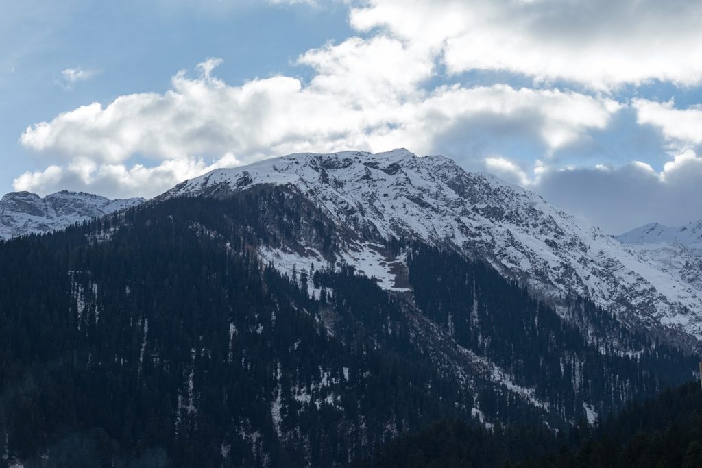 Pulga is a peaceful village nestled in the mountains
