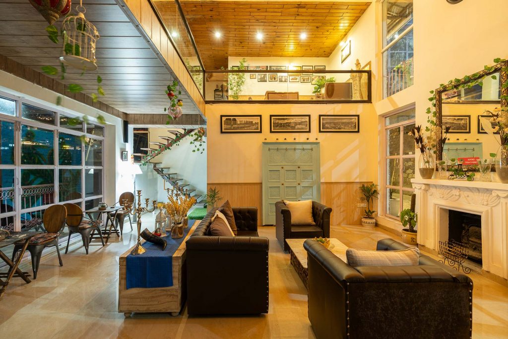 Pax and Opis in Mussoorie