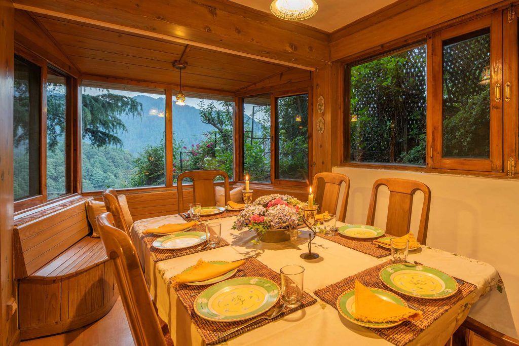 Dining Area at Teddy's Lodge