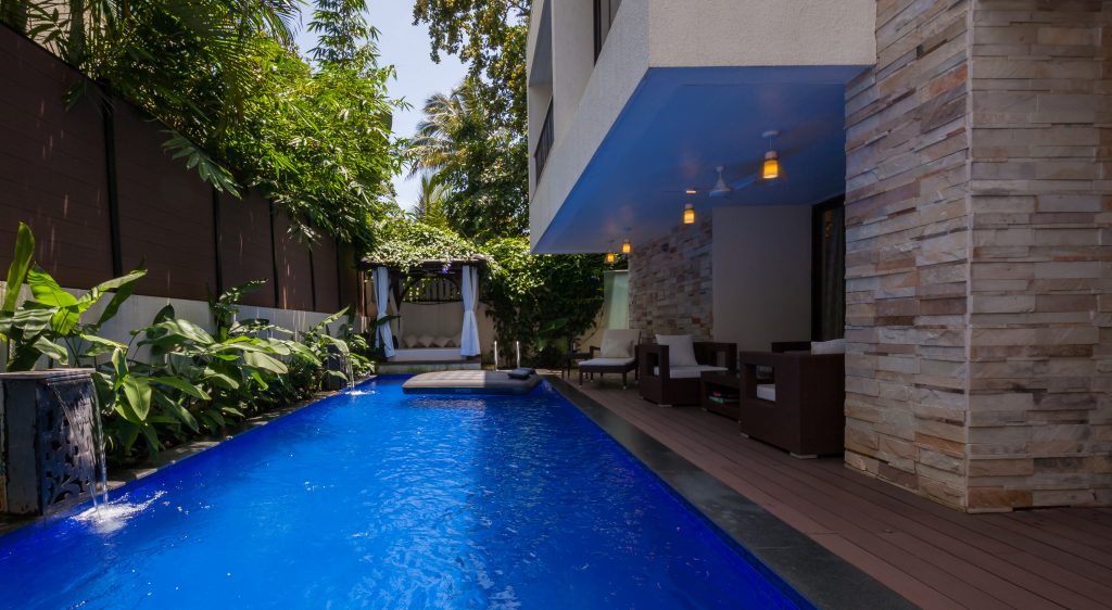 pool in villa