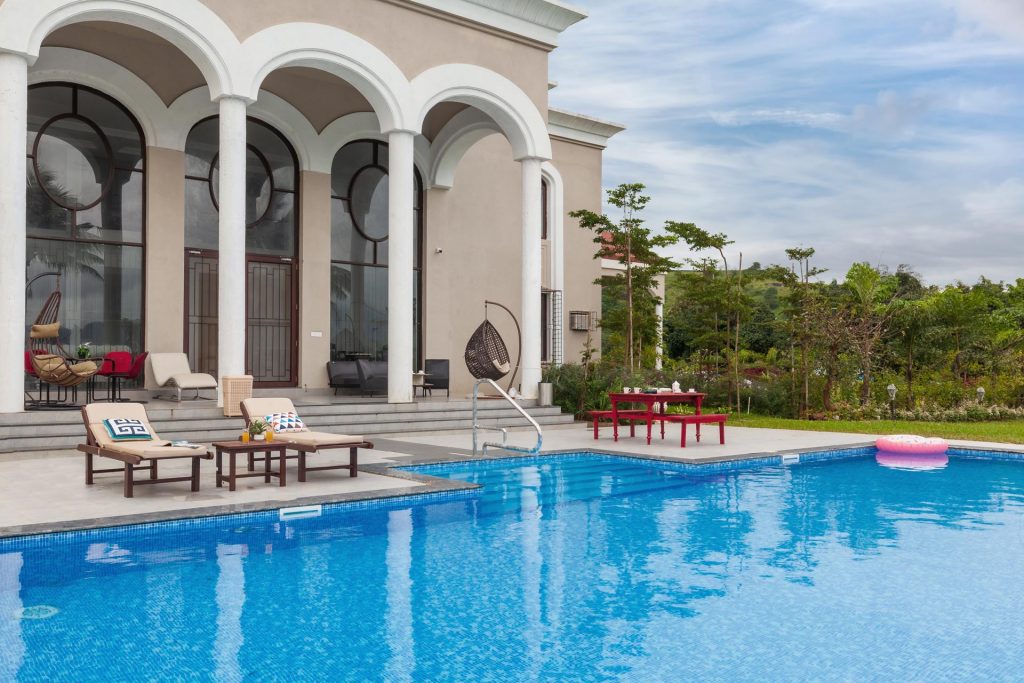 luxury villas in Lonavala for rent