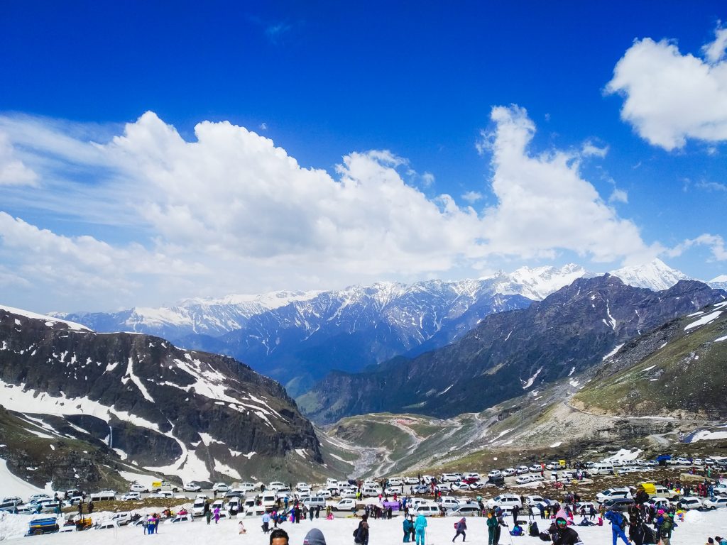 skiing and snow in manali himachal pradesh