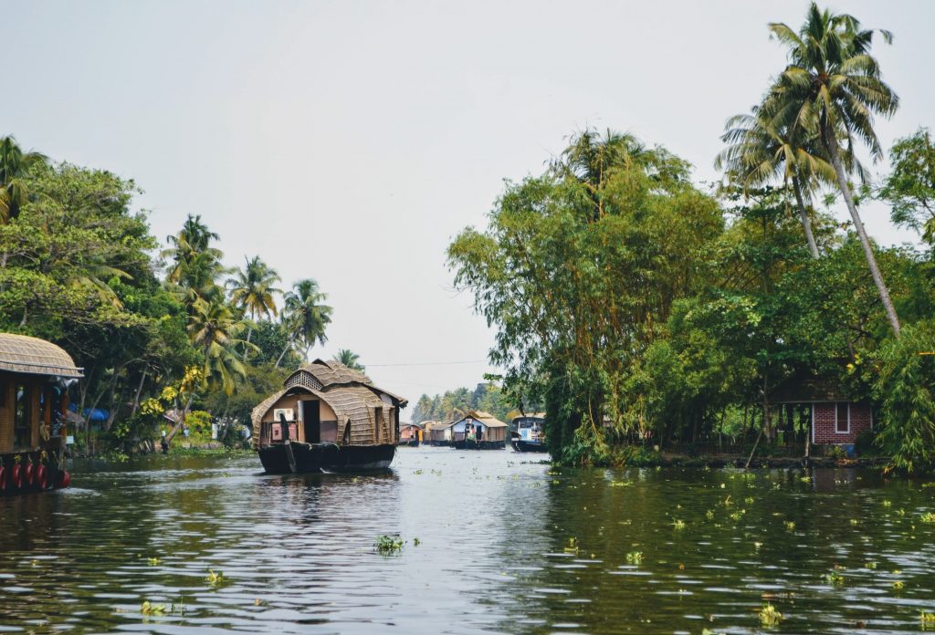 famous backwaters in alleppey, kerala