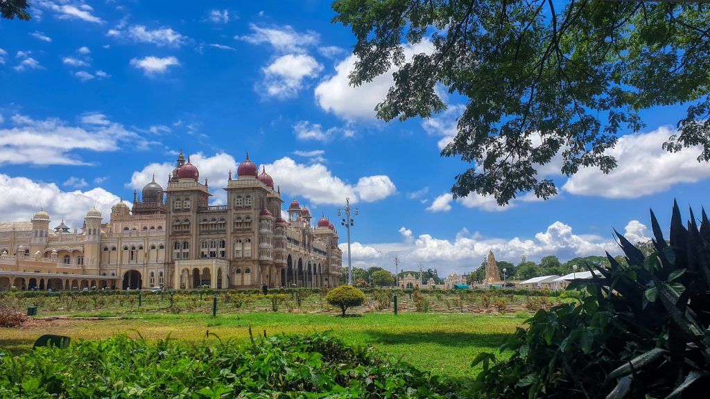 mysore palace, famous tourist place in mysore