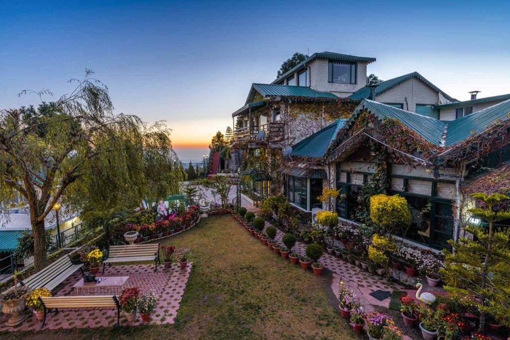 villa mountain crest in kasauli