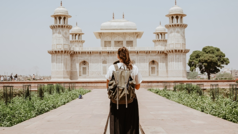 woman travelling in india safely