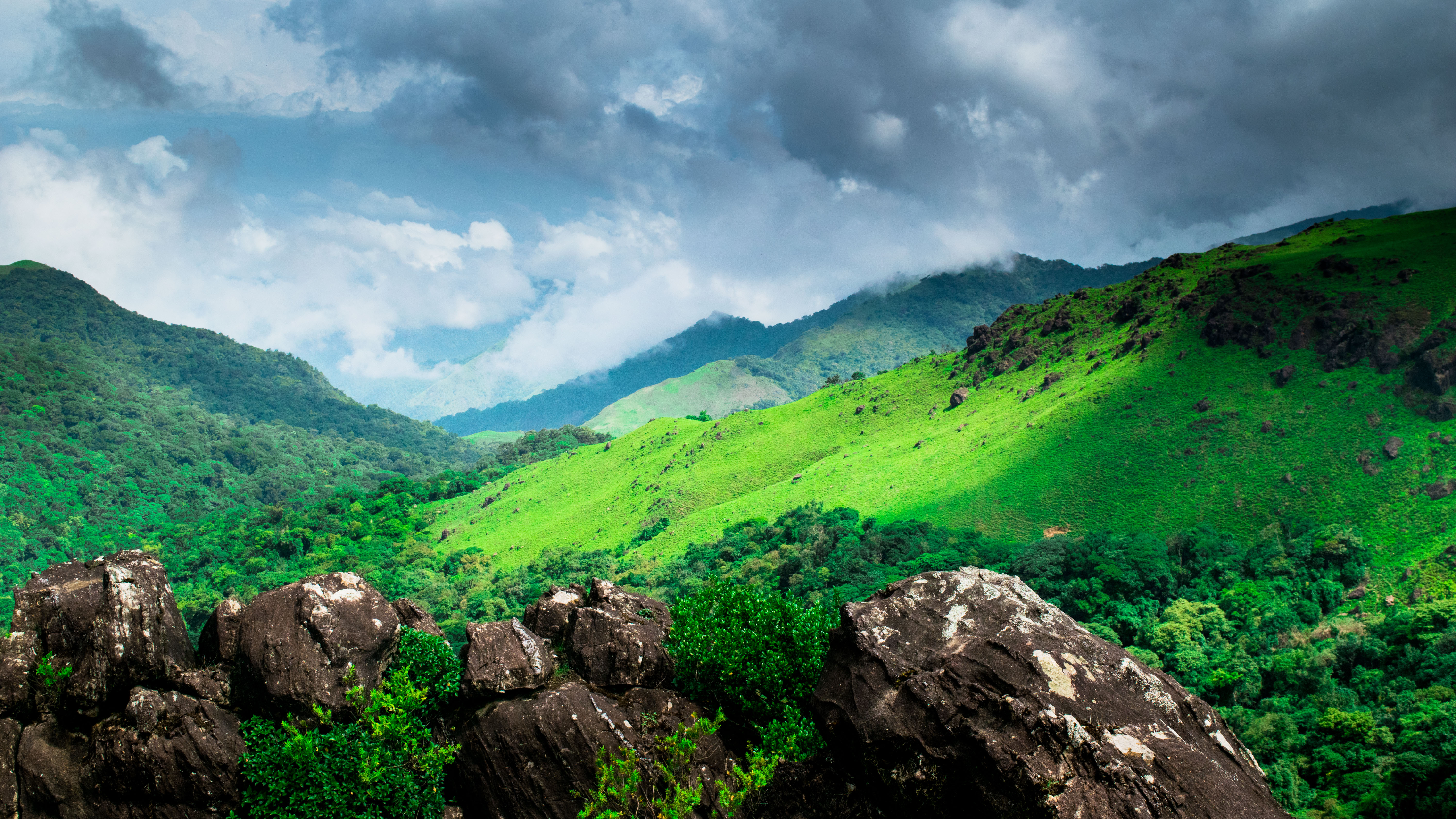 Tadiandamol Peak a beautiful tourist attractions in Coorg