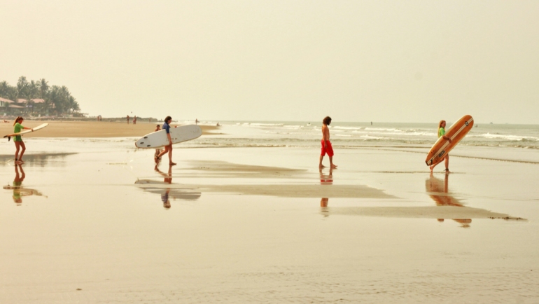 surfing in goa, must do in goa