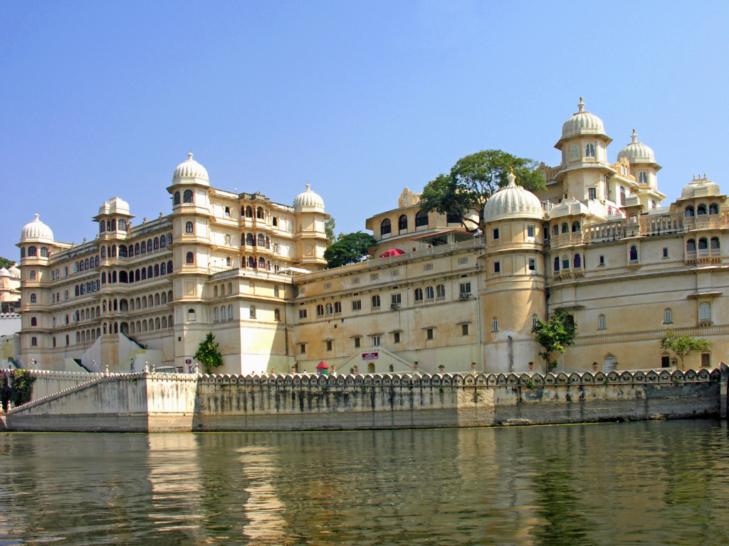 Udaipur in December is the best places to visit in December
PC: PDTILLMAN via Wikimedia
https://commons.wikimedia.org/wiki/File:City_Palace_of_Udaipur.jpg