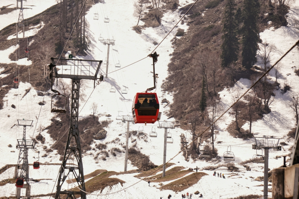 gondola is one of the best things to do in gulmarg