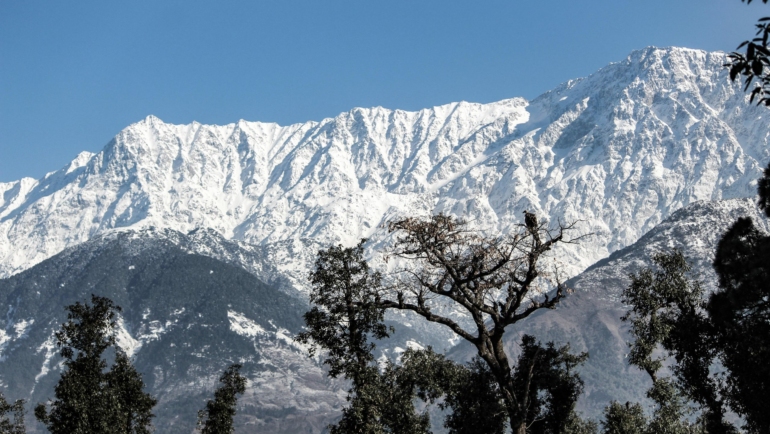 snowfall in november mountain towns in India