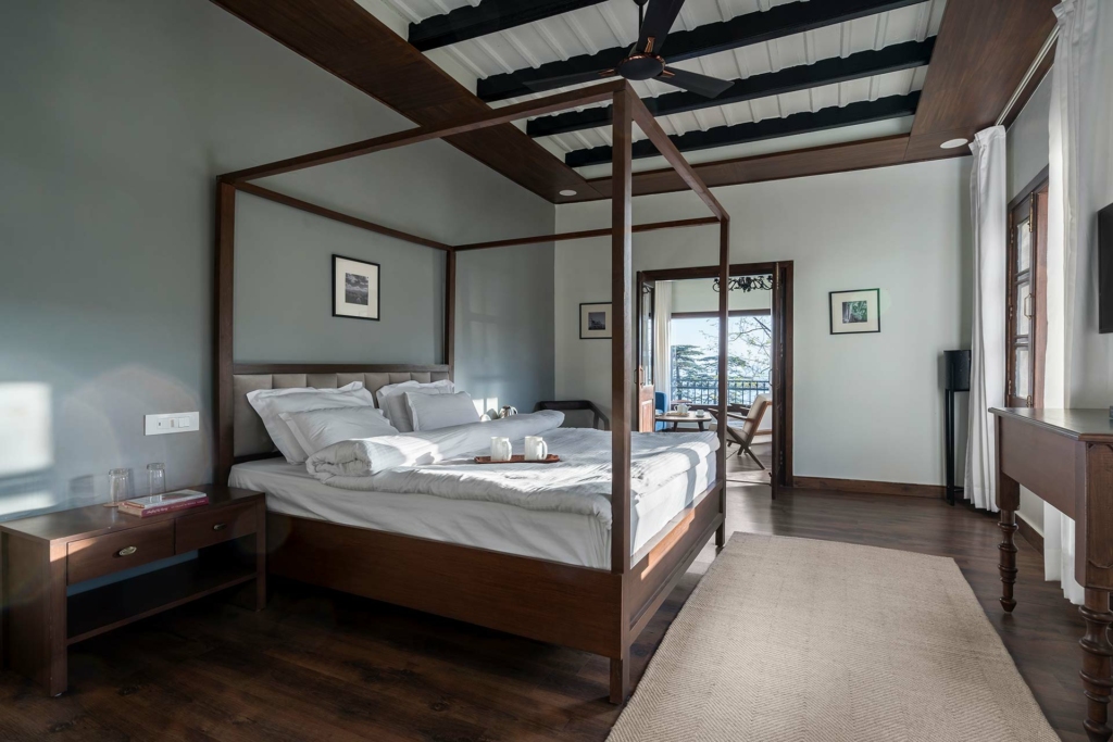 Pine Estate w/ Complimentary Breakfast
