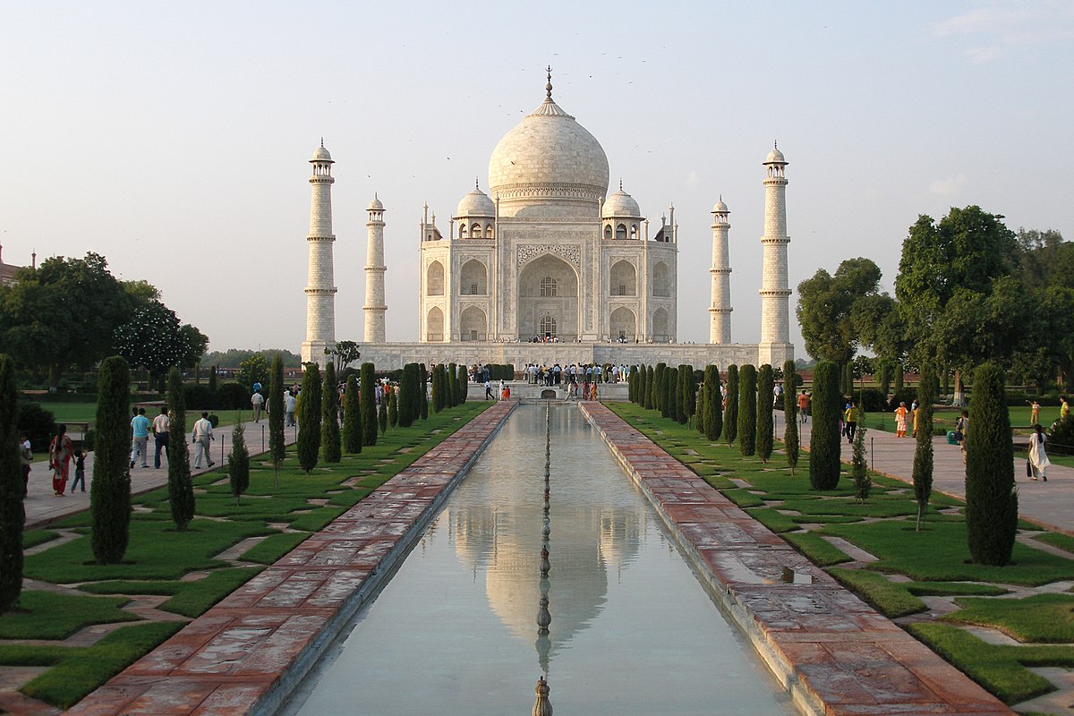 distance from delhi to taj mahal in agra