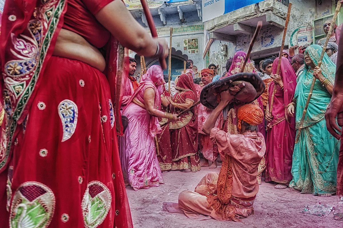 lathmaar holi in mathura vrindavan