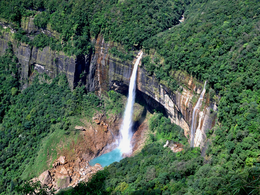 Waterfall in Cherrapunji in Summer season
Image credit -Amit Rawat via flickr