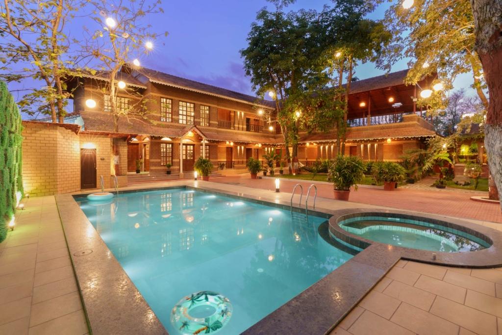 Brickstone Gardens - Manor Villa in Mumbai Swimming Pool