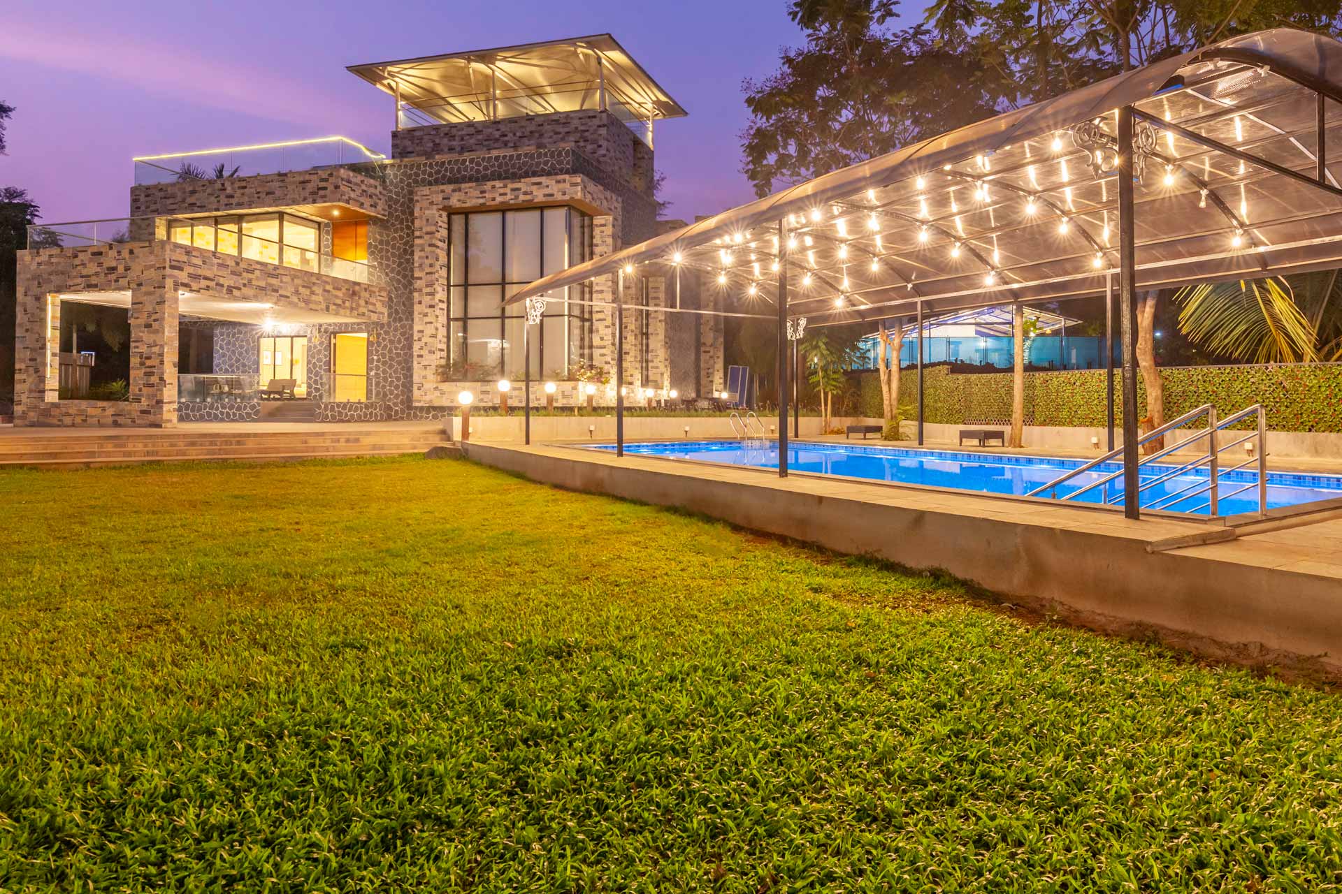 Greystone Estate Villa in Lonavala Garden/Lawn