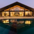 Villas in Lonavala vs Resorts near Mumbai