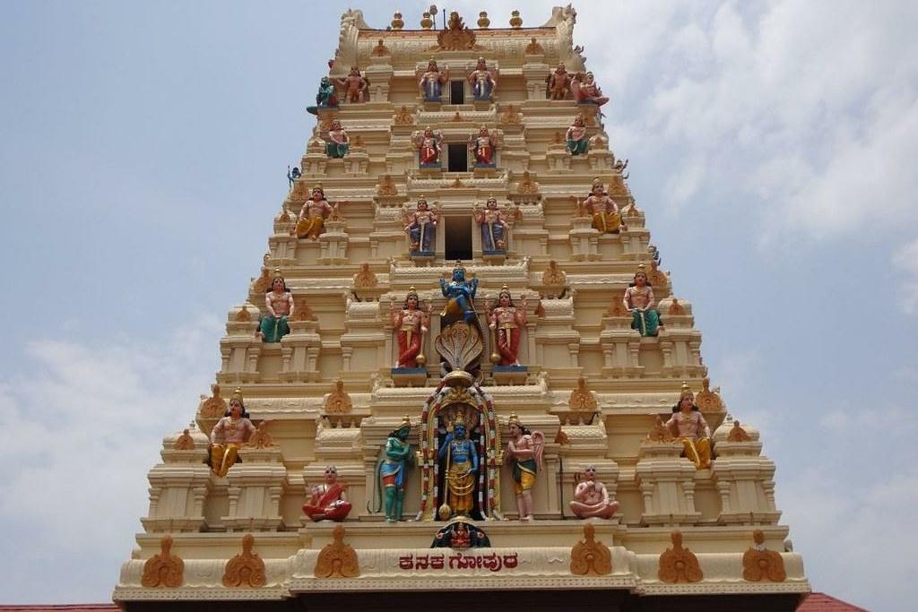 Sri Krishna Temple, Famous temples in South India

Anulal via flickr