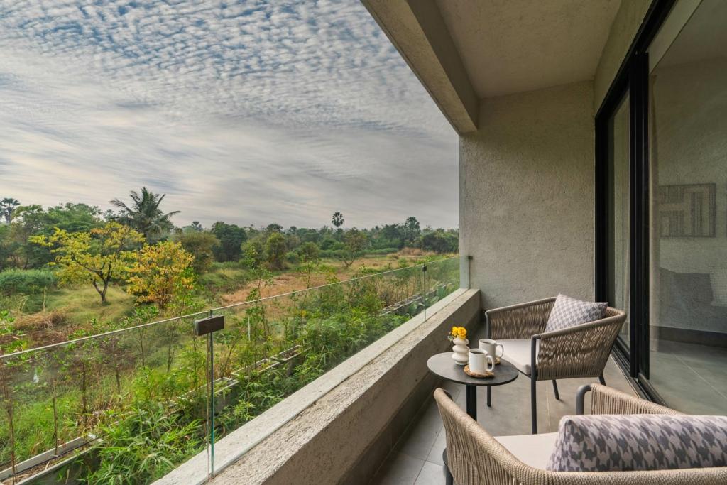 Private pool near mumbai for family