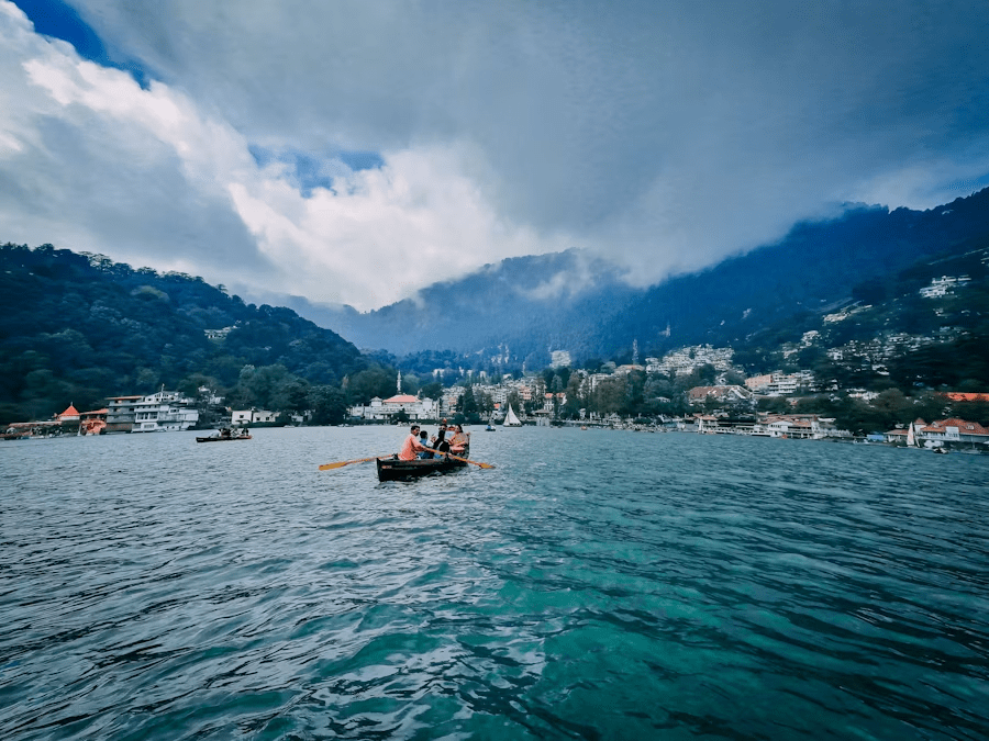 boating in Nainital lake