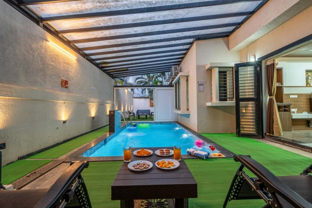 pool villas in nashik
