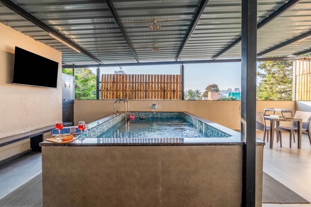 pool villas in nashik