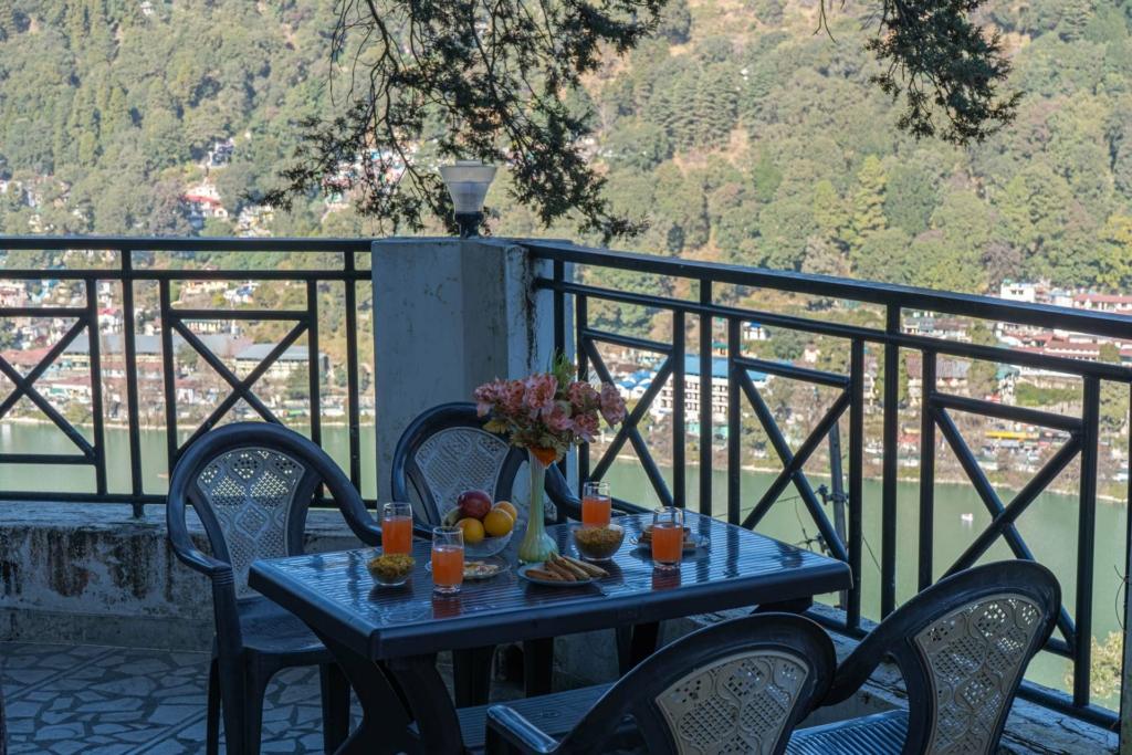 cottages in nainital to book while on uttarakhand tourism