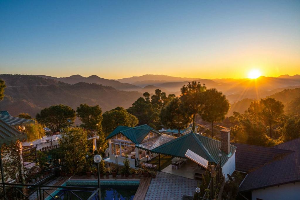 Vacation in shimla during summer