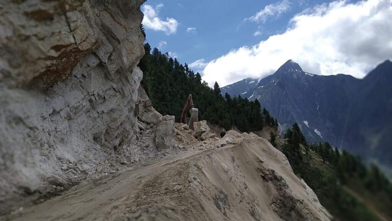 most dangerous roads in India to avoid