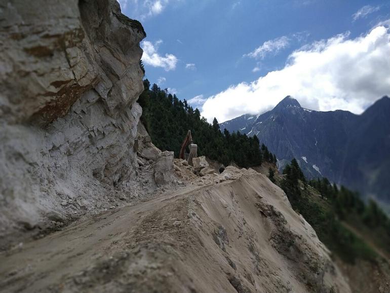 most dangerous roads in India to avoid