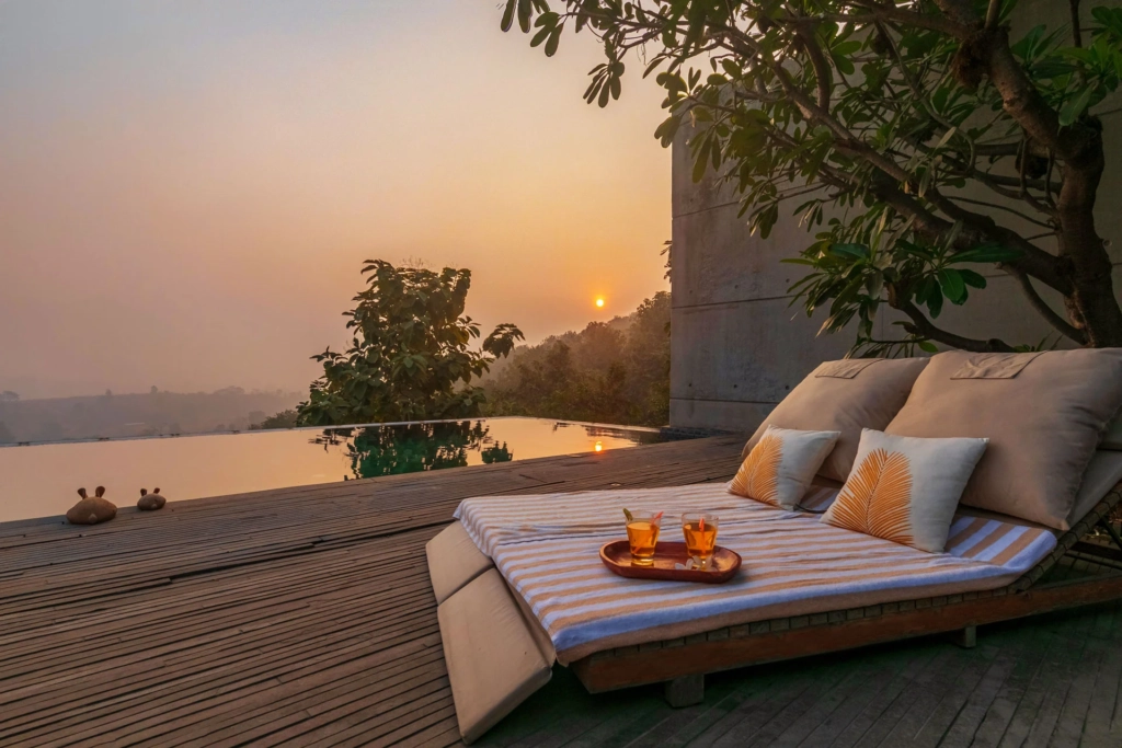 Villa with private pool in Khopoli