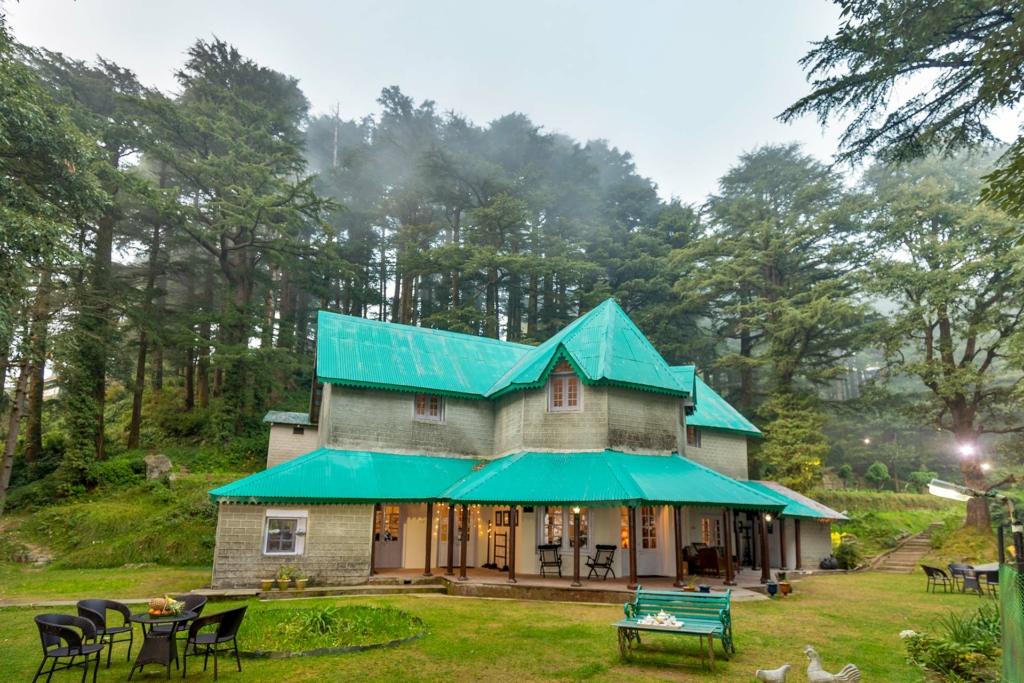 This Homestay close to Khajjiar is one of the best places in dalhousie to stay