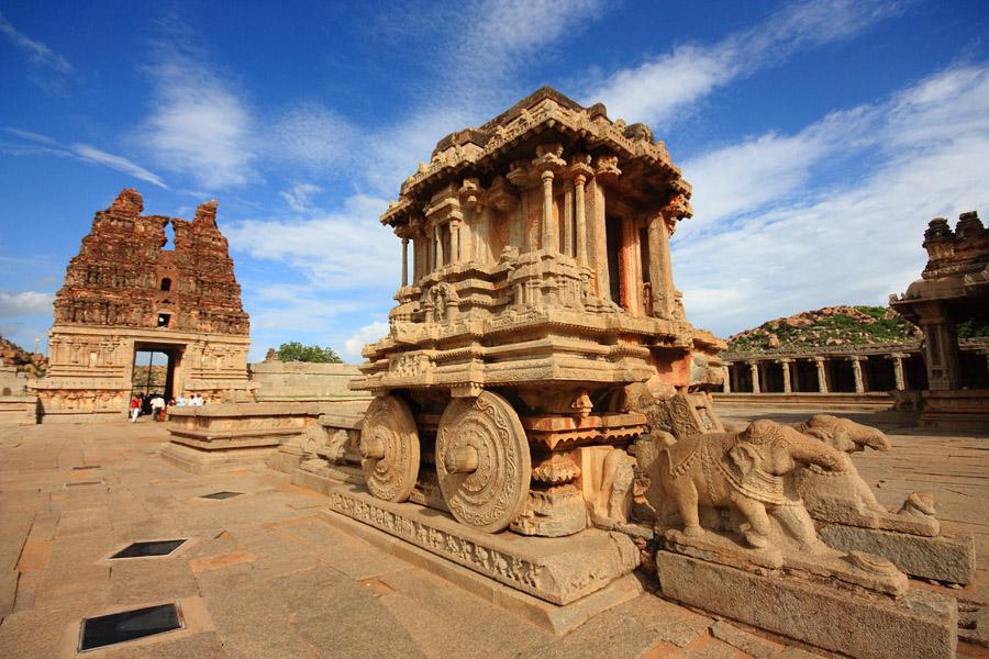 Historic ruins and stunning views in Hampi, a perfect weekend getaway near Bangalore