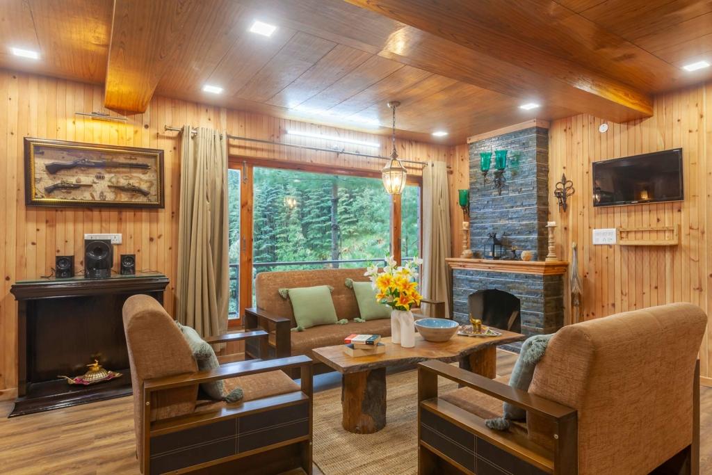 A getaway in the hills this summer for the best mountain views near Delhi