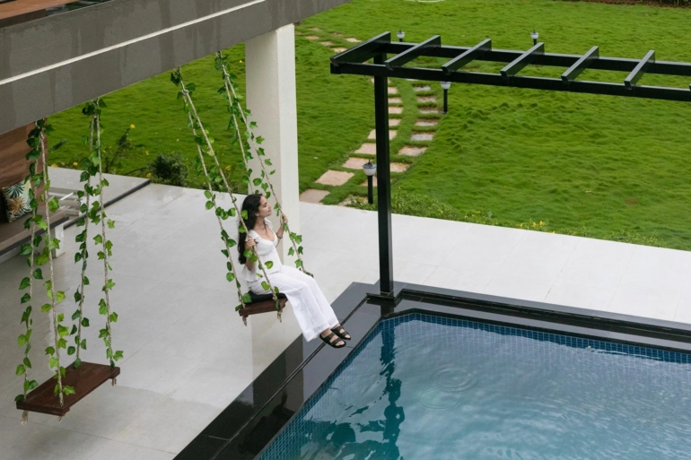 luxury pool villas near mumbai