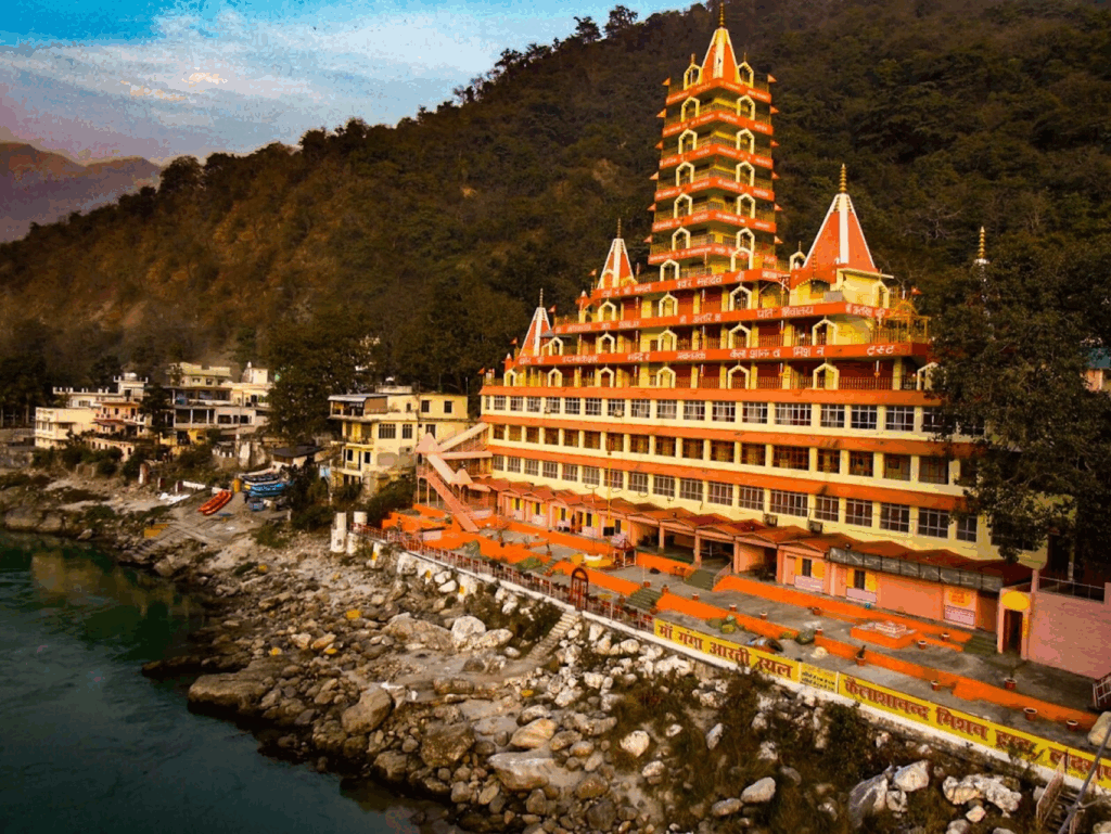 temples in rishikesh near laxman jhula