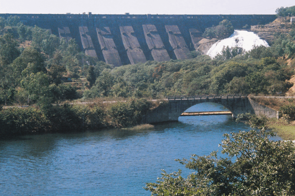 wilson dam in bhandardara places to visit