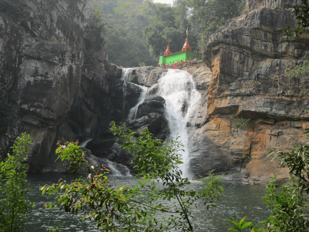 devkund falls in maharashtra - best places to visit in july 