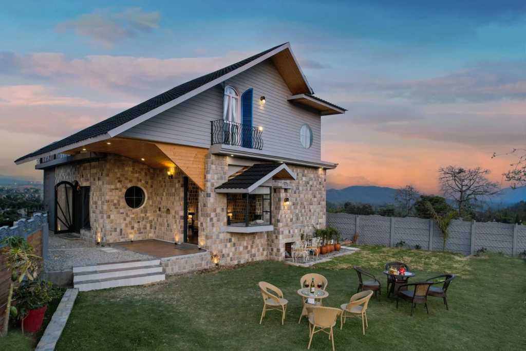 A getaway in the hills this summer for the best mountain views near Delhi