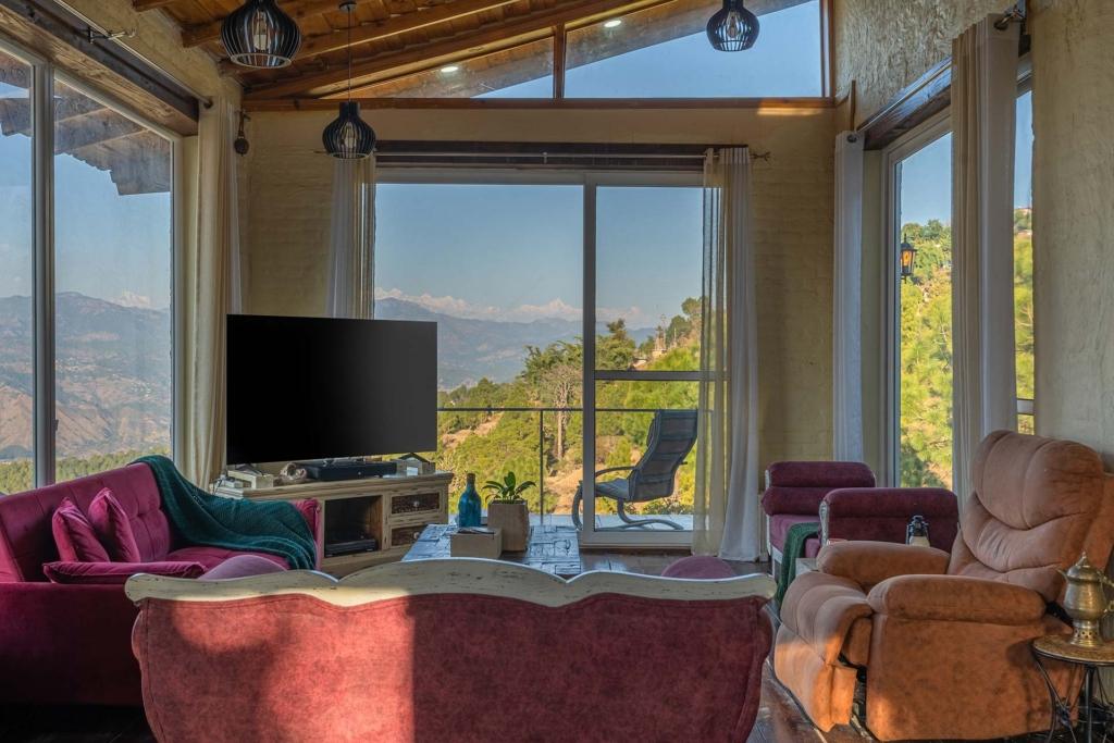 The top hill station to visit in the monsoon for a friends getaway