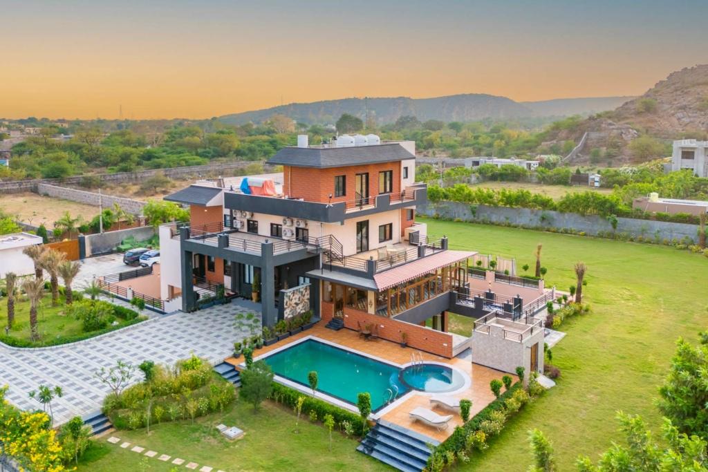 Spacious outdoor pool and baby pool at Shivoham Farms near Delhi