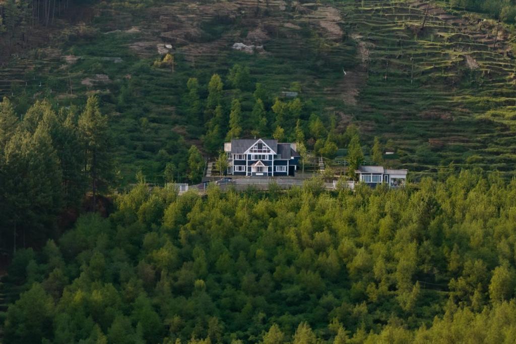 A getaway in the hills this summer