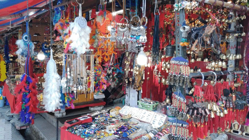 shopping in dharamshala & mcleodganj