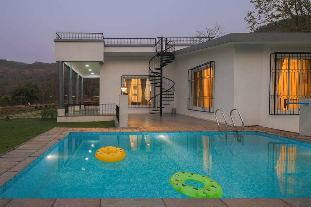 staycations near mumbai in karjat