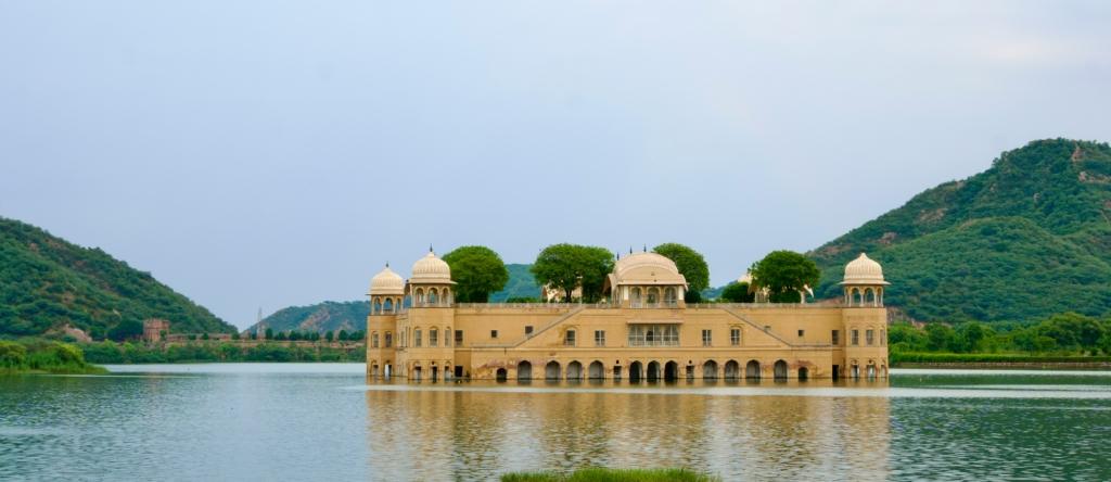 jal mahal jaipur mein