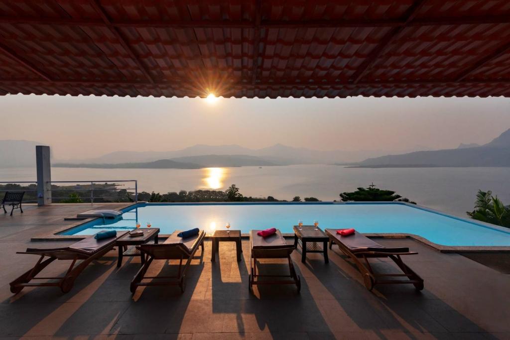 Veg villa near Mumbai