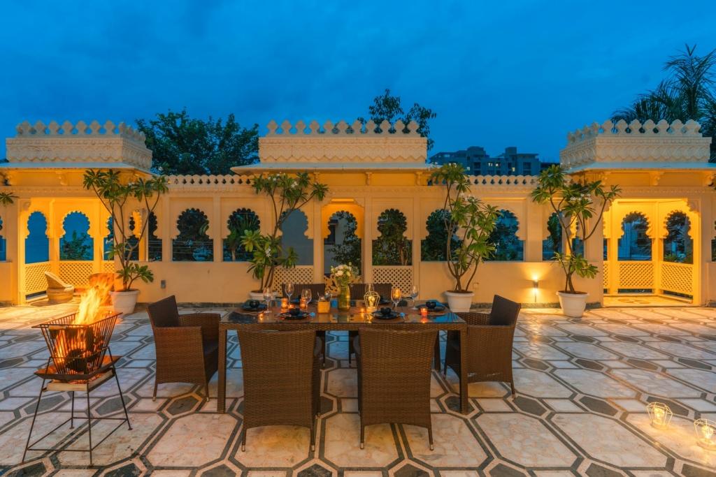 palace stays in udaipur