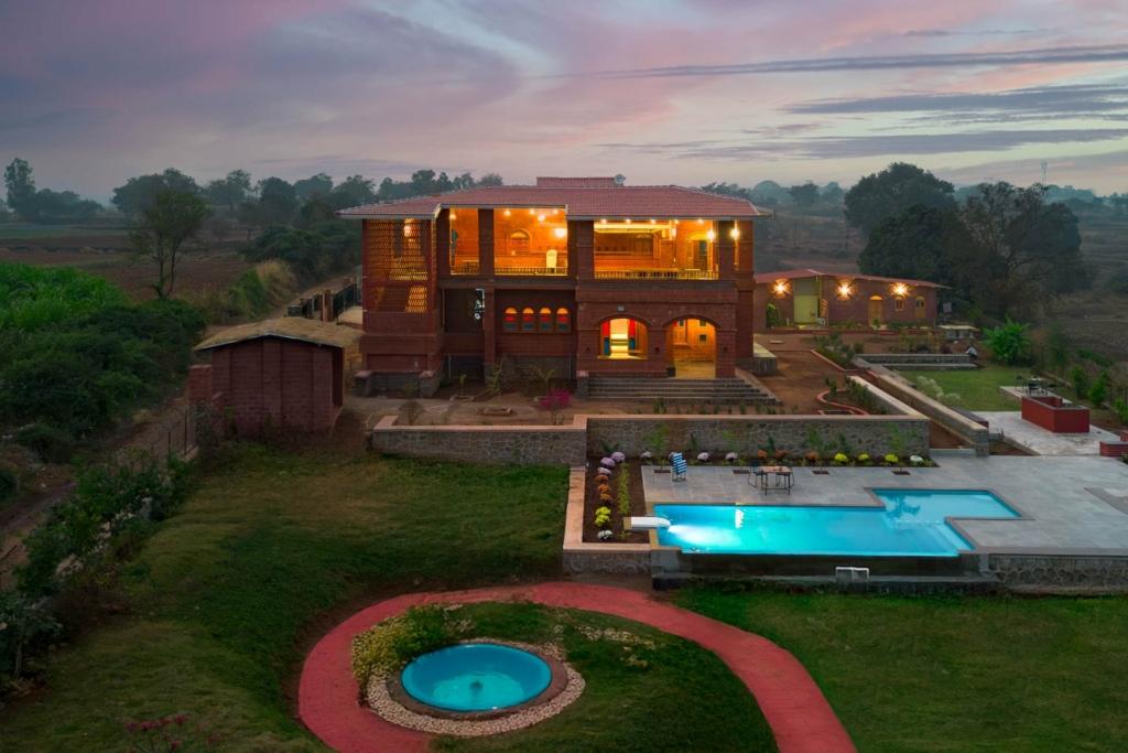 luxury villas near nashik